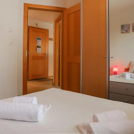 Domaine Des Reines B4 By Interhome