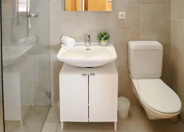 Domaine Des Reines B4 By Interhome نينداز